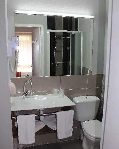 Hotel The Originals City, Albizia,